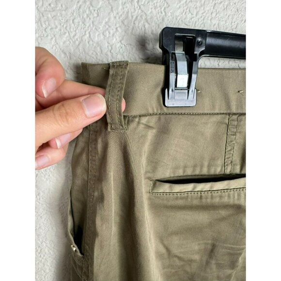 Chicos Ankle Pants 1.5 Size 10 Green Flat Front Pockets Lightweight Solid Olive - Picture 10 of 12